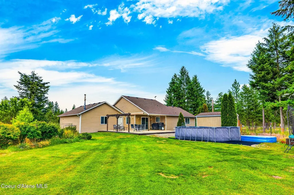 16 Hadley Lane Blanchard ID 83804