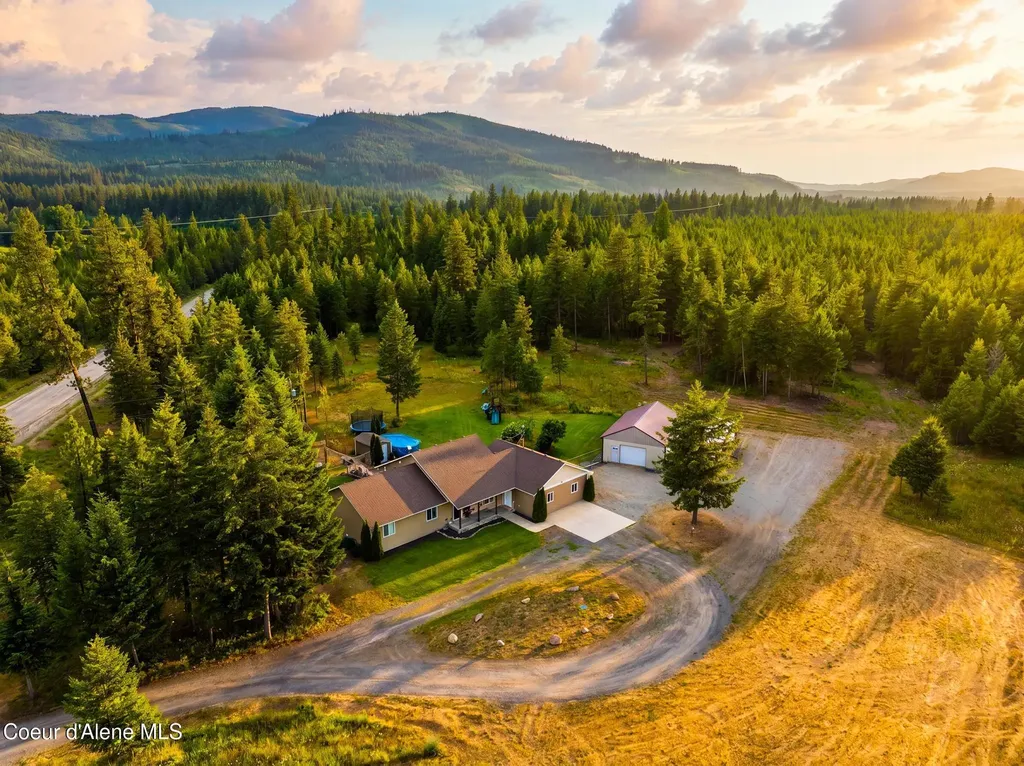 16 Hadley Lane Blanchard ID 83804