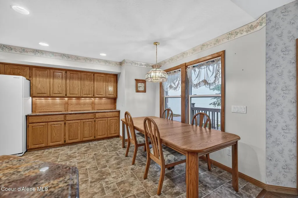 6008 N 18th Street Dalton Gardens ID 83815