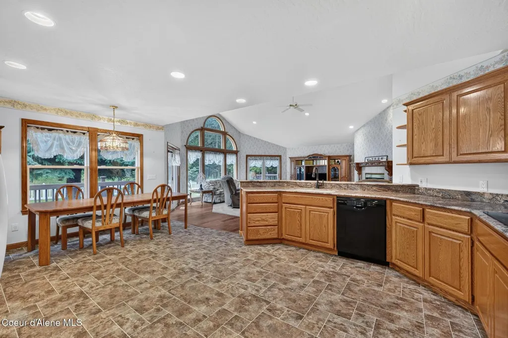 6008 N 18th Street Dalton Gardens ID 83815
