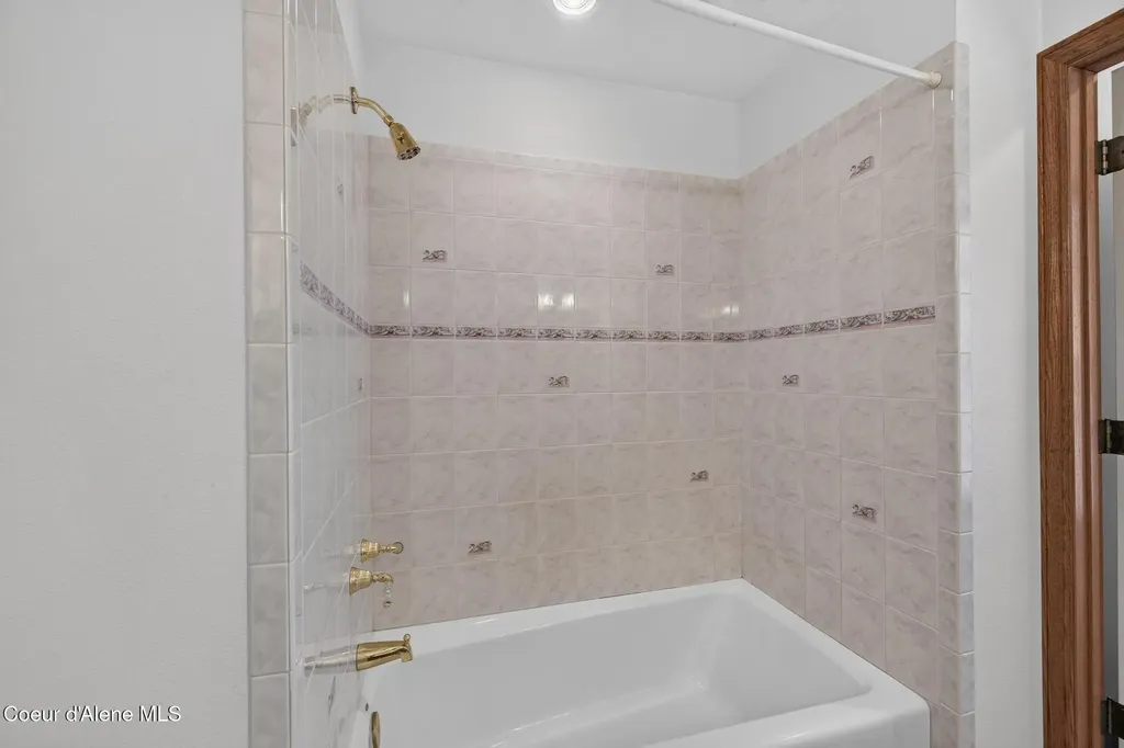 6008 N 18th Street Dalton Gardens ID 83815