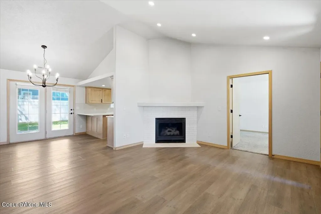697 W Honeysuckle Avenue Hayden ID 83835