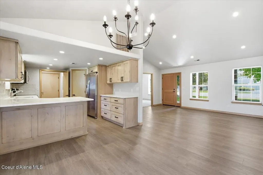 697 W Honeysuckle Avenue Hayden ID 83835