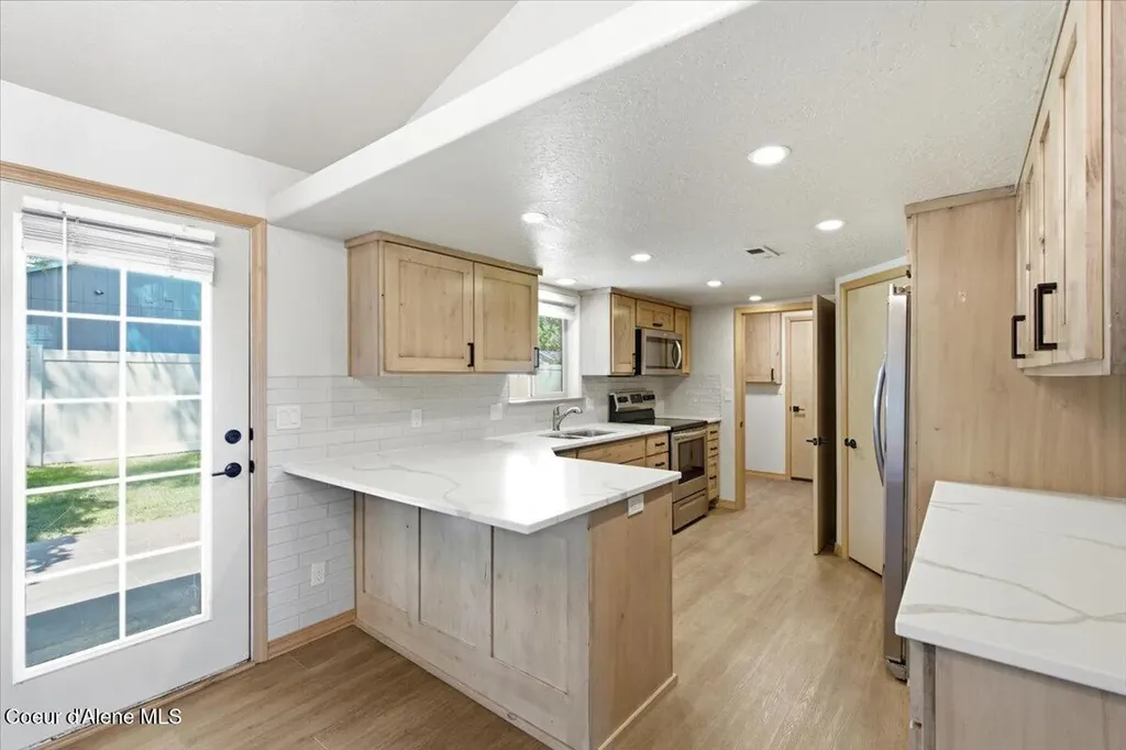 697 W Honeysuckle Avenue Hayden ID 83835