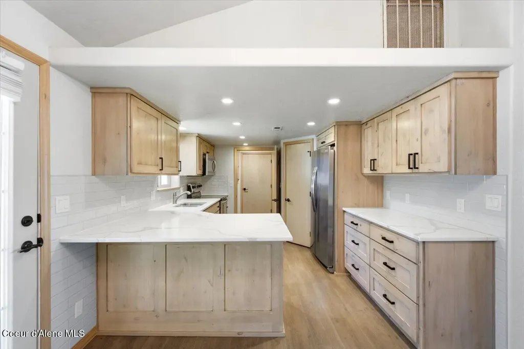 697 W Honeysuckle Avenue Hayden ID 83835