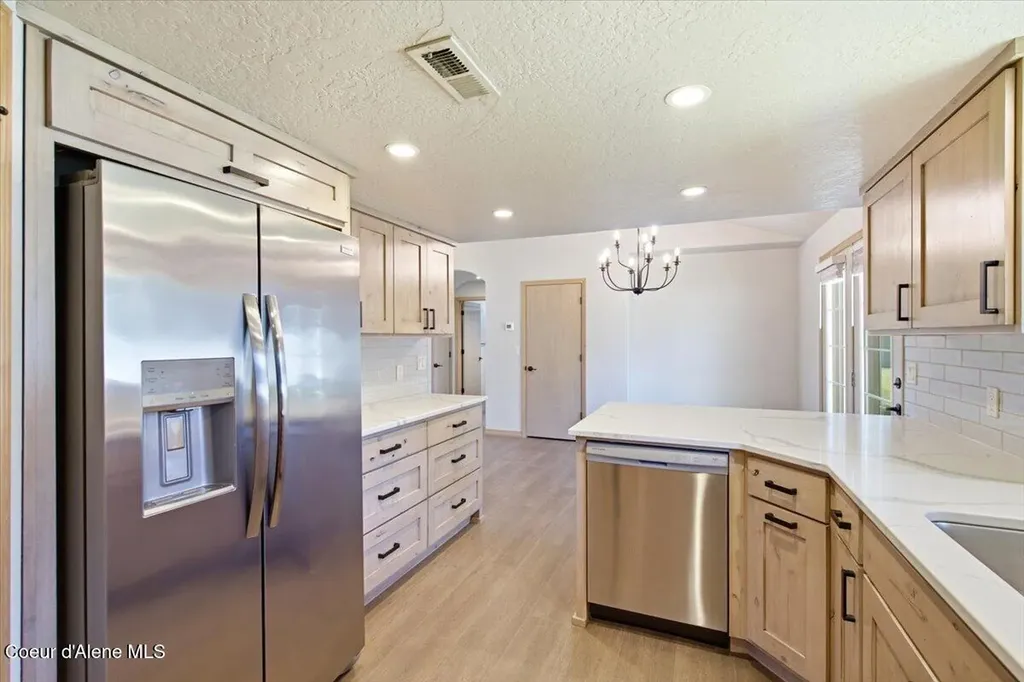 697 W Honeysuckle Avenue Hayden ID 83835