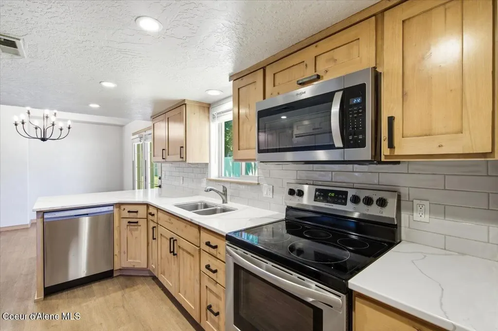 697 W Honeysuckle Avenue Hayden ID 83835