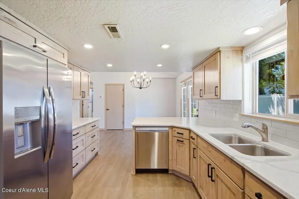 697 W Honeysuckle Avenue Hayden ID 83835