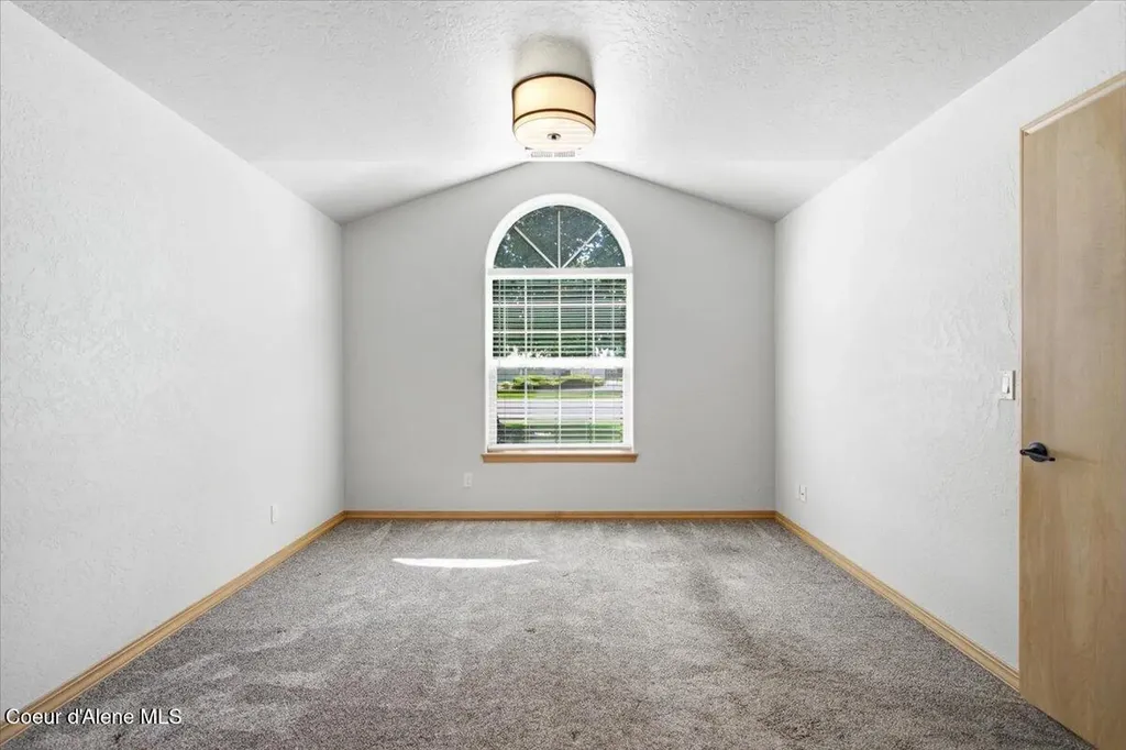 697 W Honeysuckle Avenue Hayden ID 83835