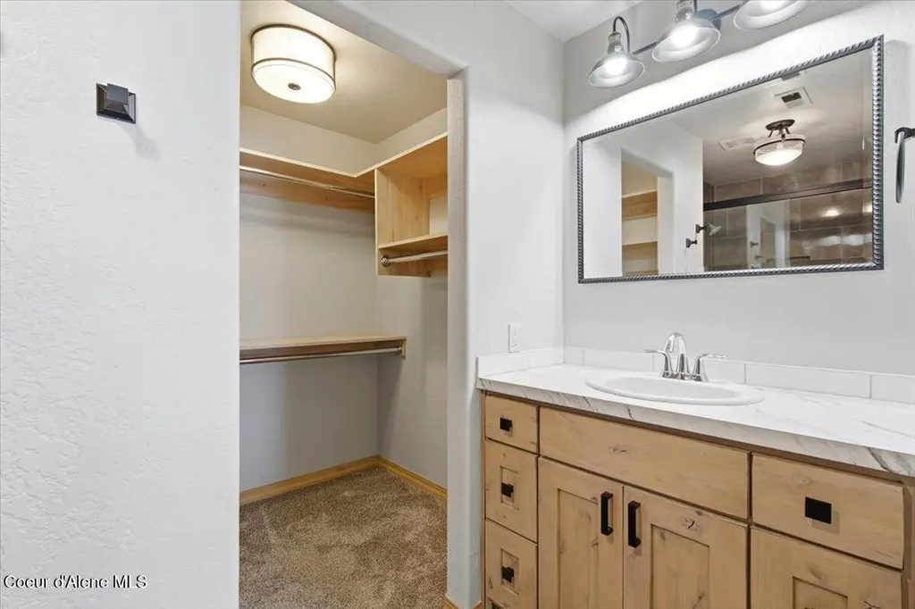 697 W Honeysuckle Avenue Hayden ID 83835