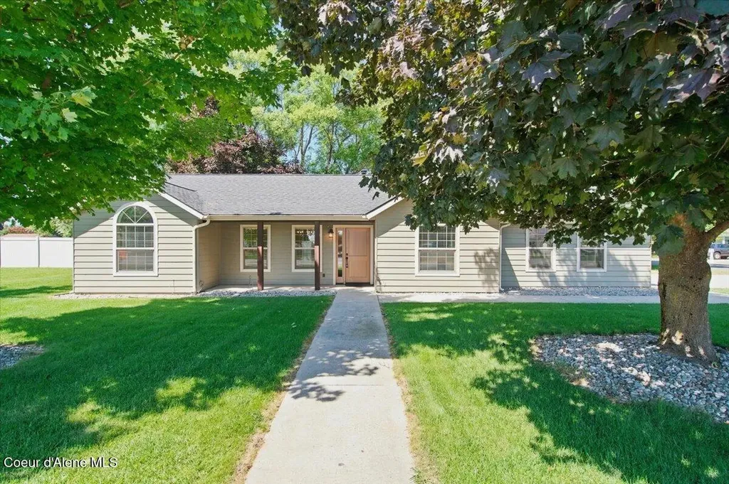 697 W Honeysuckle Avenue Hayden ID 83835