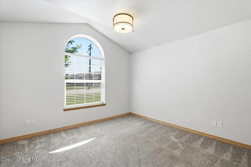 697 W Honeysuckle Avenue Hayden ID 83835