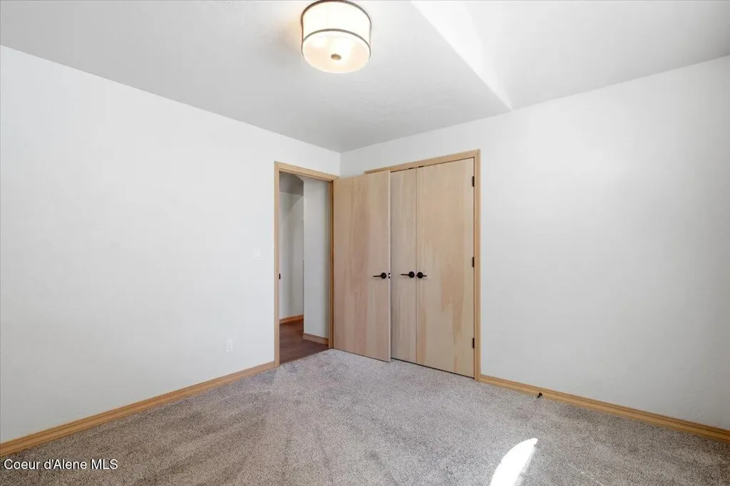 697 W Honeysuckle Avenue Hayden ID 83835