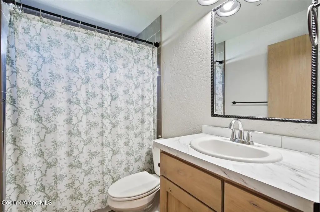 697 W Honeysuckle Avenue Hayden ID 83835