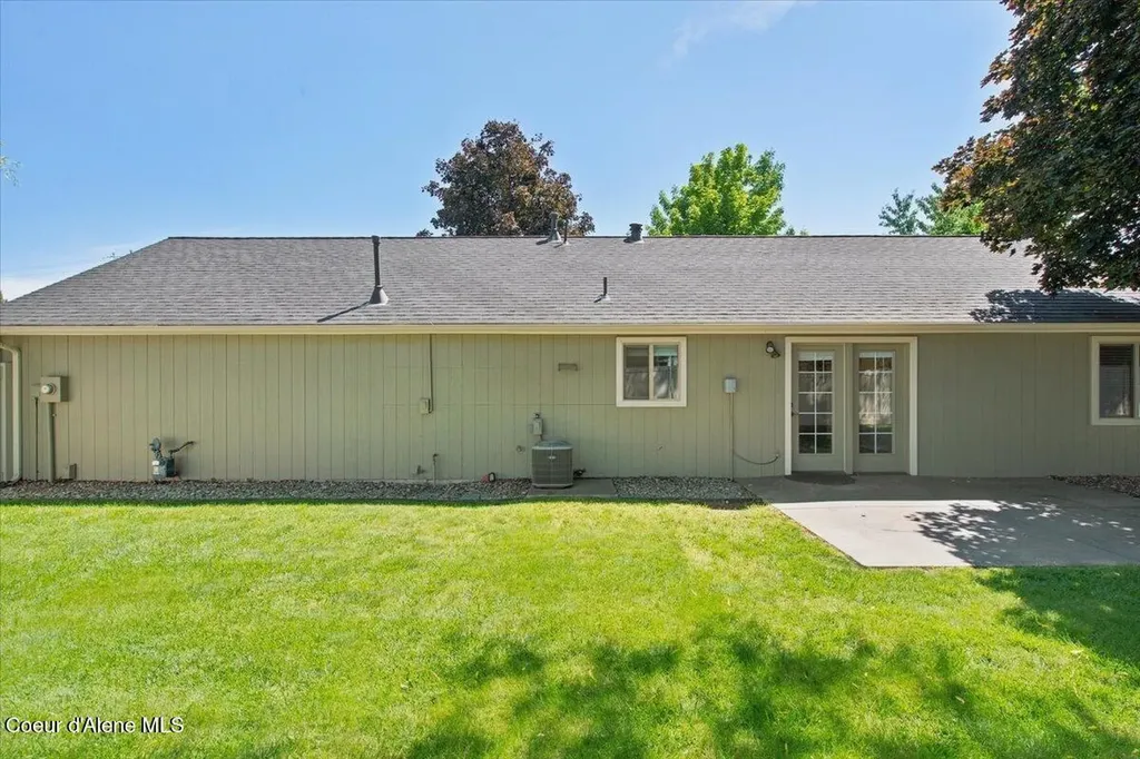 697 W Honeysuckle Avenue Hayden ID 83835