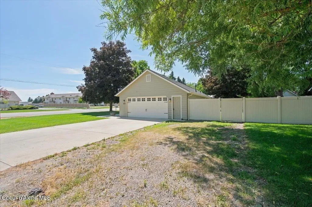 697 W Honeysuckle Avenue Hayden ID 83835
