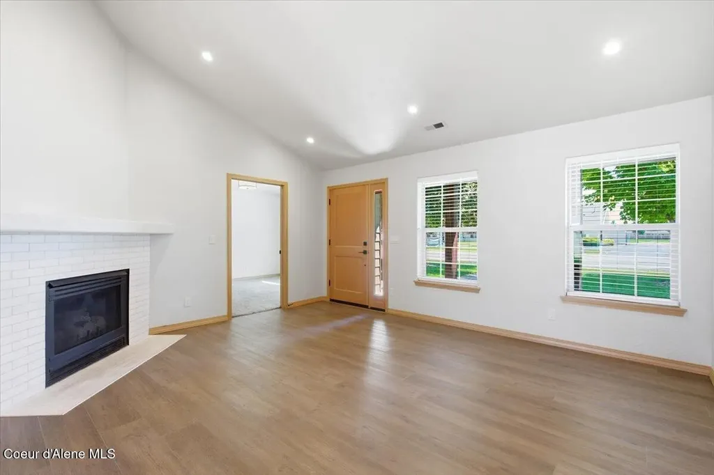 697 W Honeysuckle Avenue Hayden ID 83835