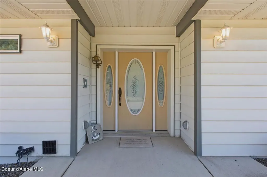 16861 E Pier Road Bayview ID 83803