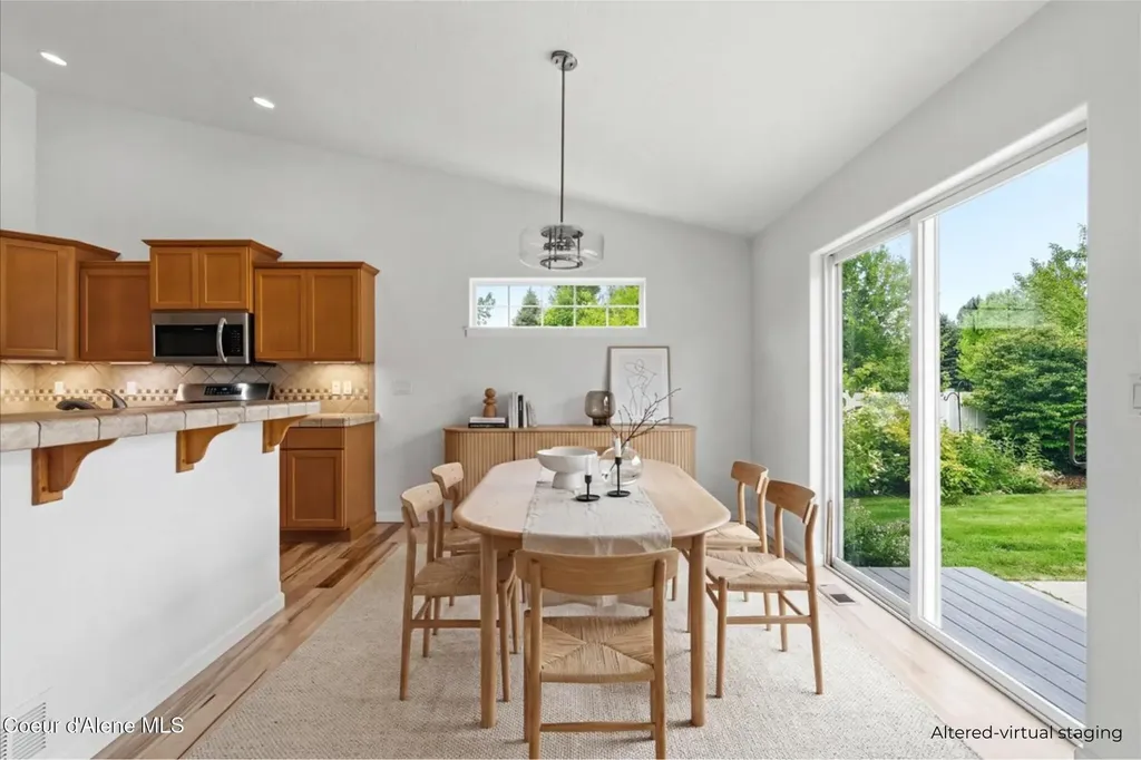 2587 W Dumont Drive Coeur D'alene ID 83815