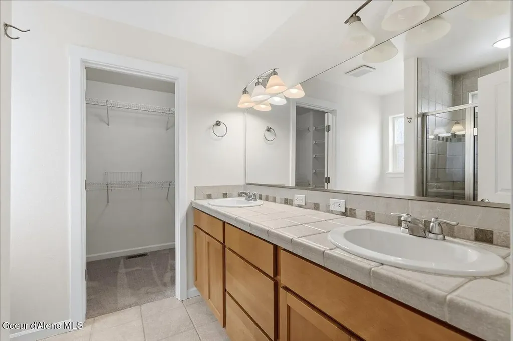 2587 W Dumont Drive Coeur D'alene ID 83815