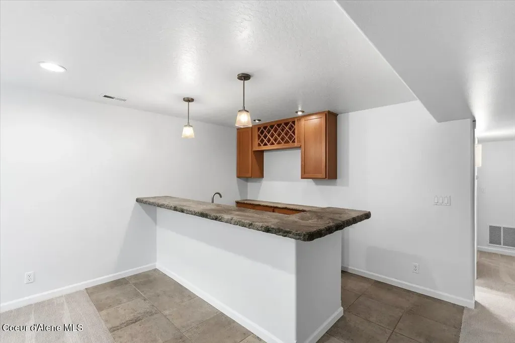 2587 W Dumont Drive Coeur D'alene ID 83815