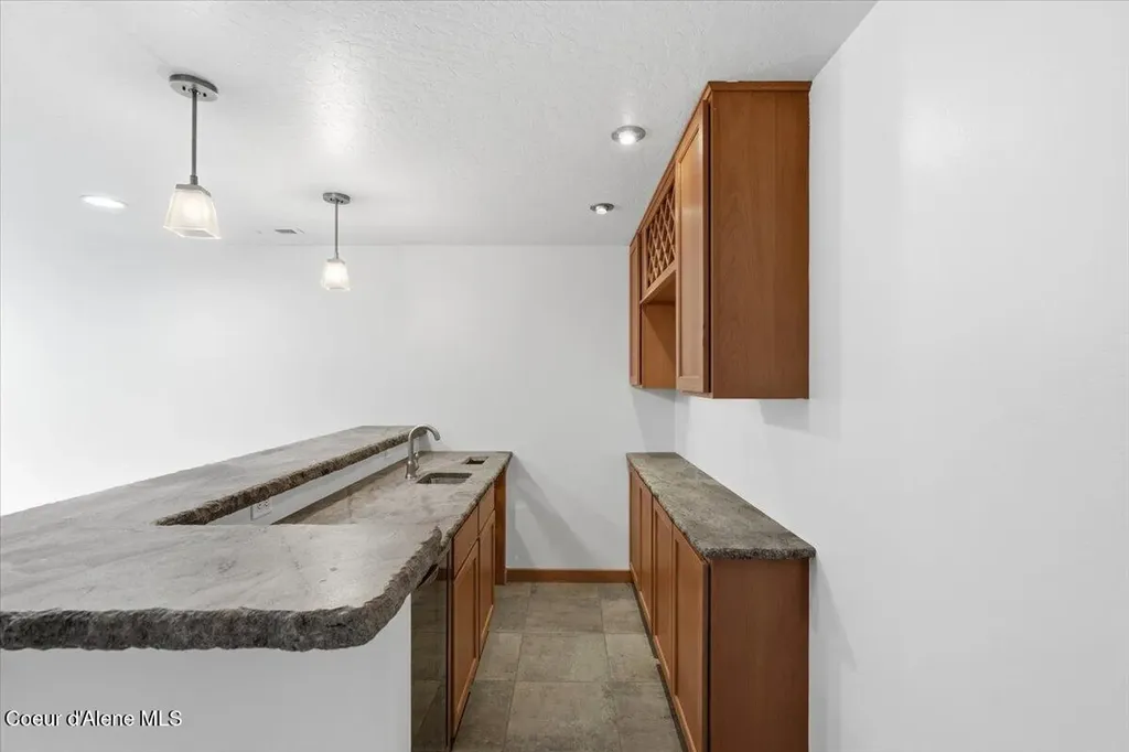 2587 W Dumont Drive Coeur D'alene ID 83815