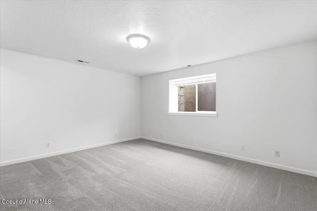2587 W Dumont Drive Coeur D'alene ID 83815