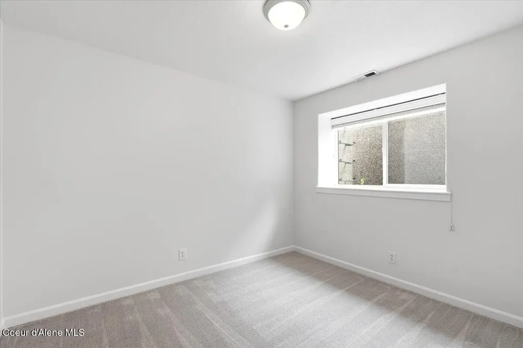 2587 W Dumont Drive Coeur D'alene ID 83815