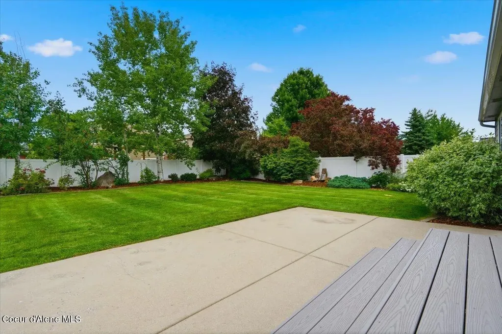 2587 W Dumont Drive Coeur D'alene ID 83815