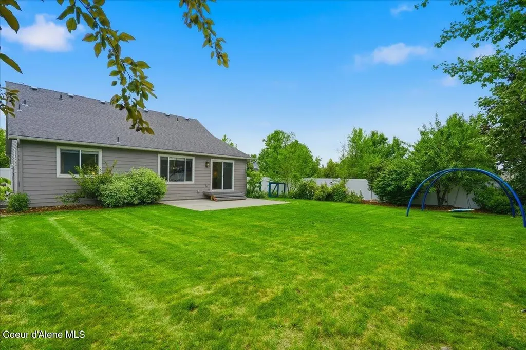 2587 W Dumont Drive Coeur D'alene ID 83815