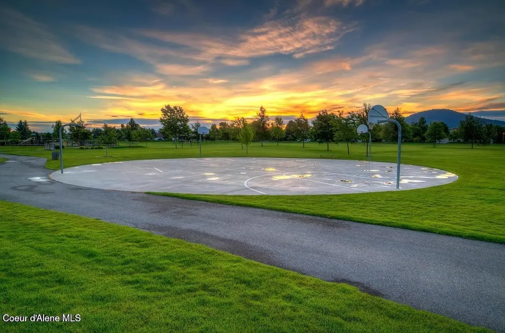 2587 W Dumont Drive Coeur D'alene ID 83815