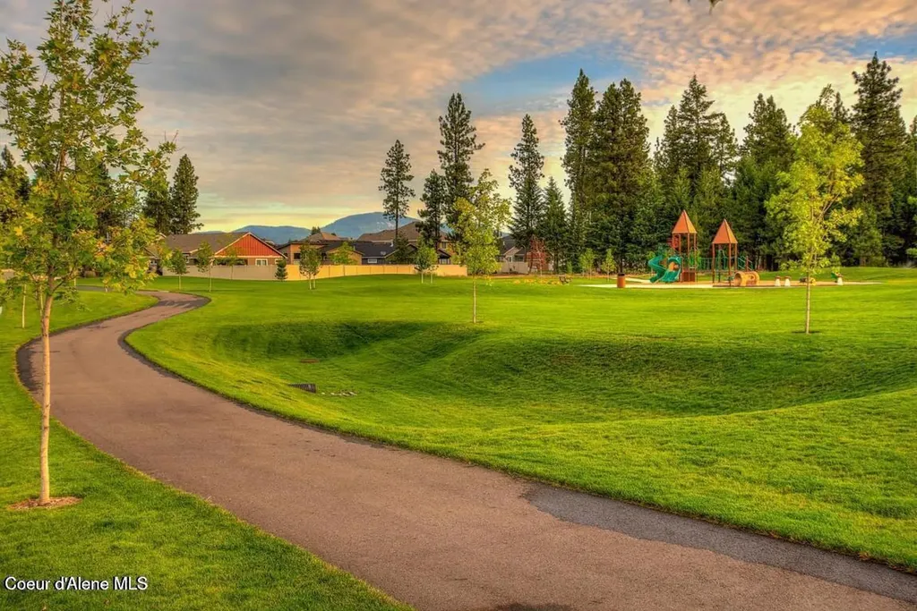 2587 W Dumont Drive Coeur D'alene ID 83815