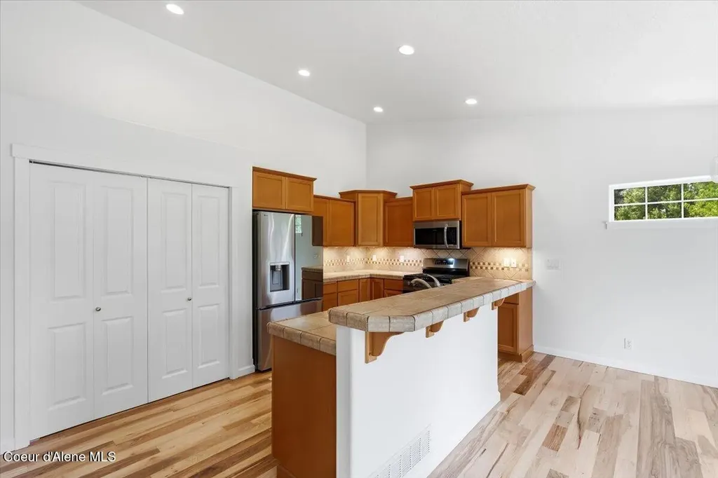 2587 W Dumont Drive Coeur D'alene ID 83815