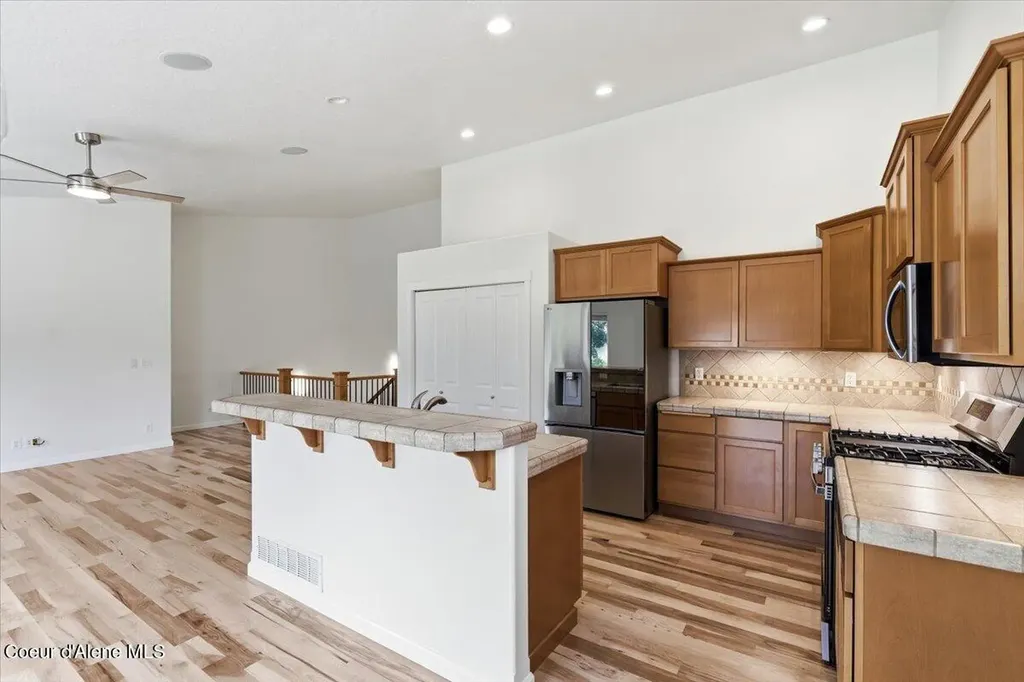 2587 W Dumont Drive Coeur D'alene ID 83815