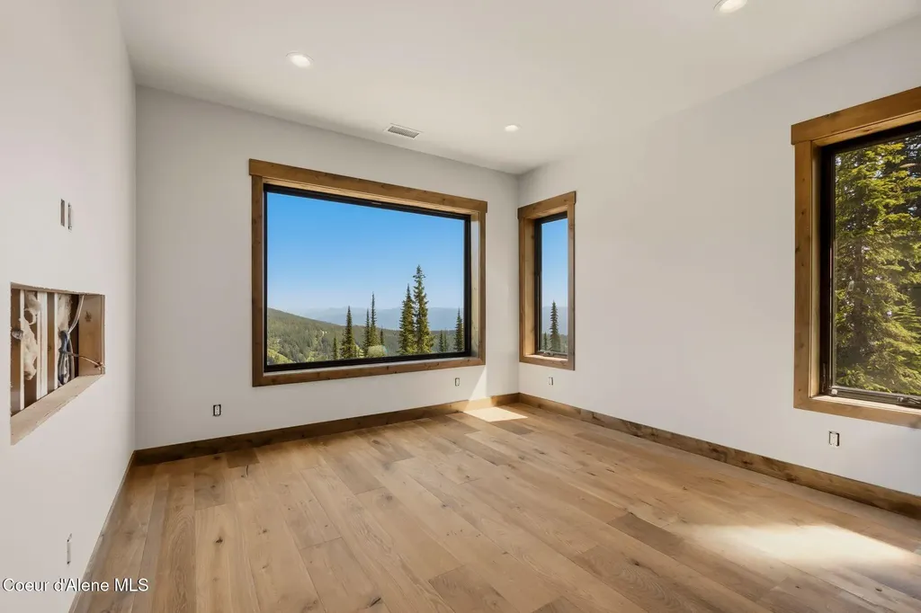 723 Tall Timber Road Sandpoint ID 83864