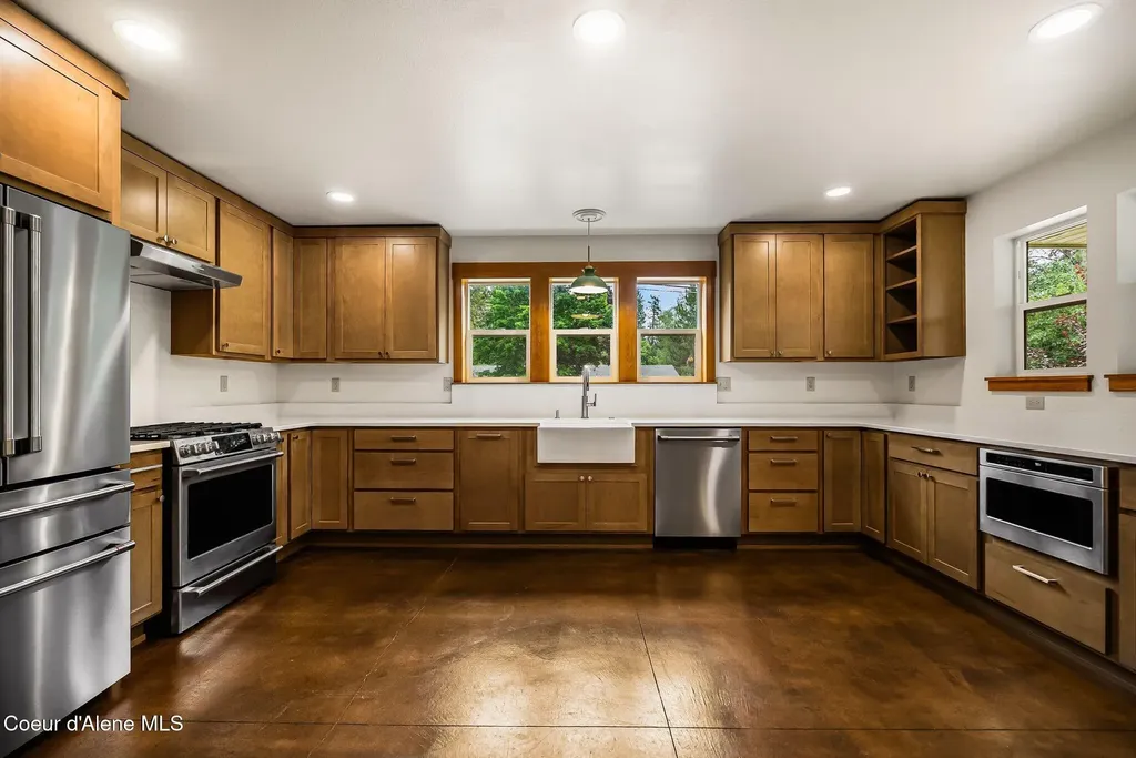 603 Mackies Way Sandpoint ID 83864