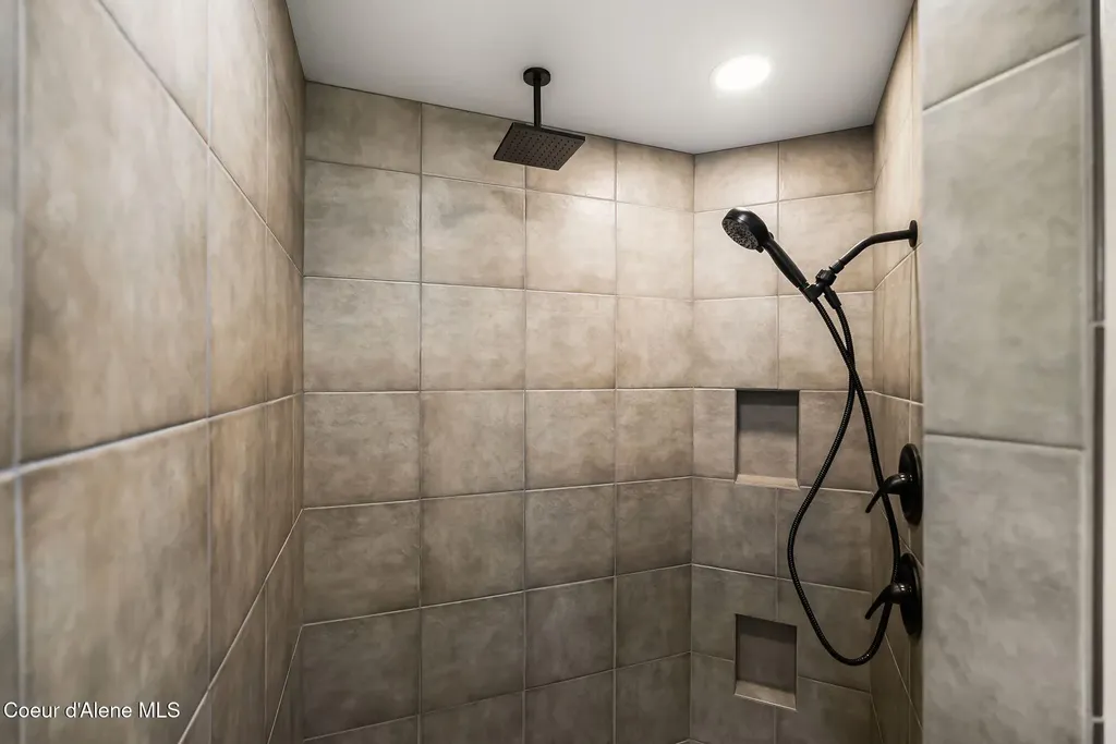 603 Mackies Way Sandpoint ID 83864