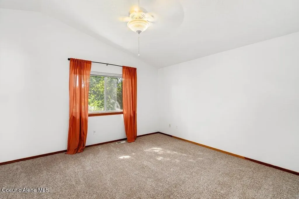 2925 N Sand Trap Way Post Falls ID 83854