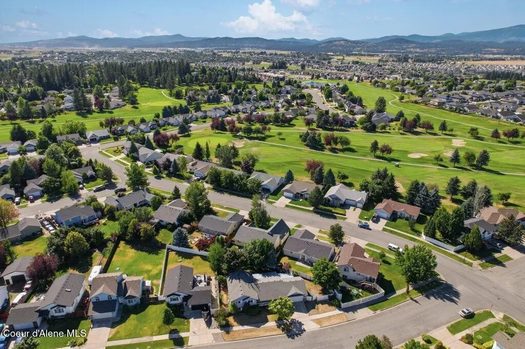2925 N Sand Trap Way Post Falls ID 83854