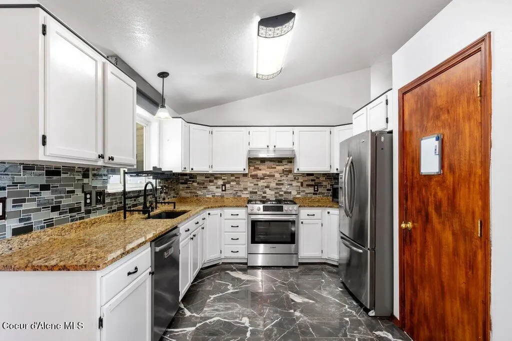 2925 N Sand Trap Way Post Falls ID 83854