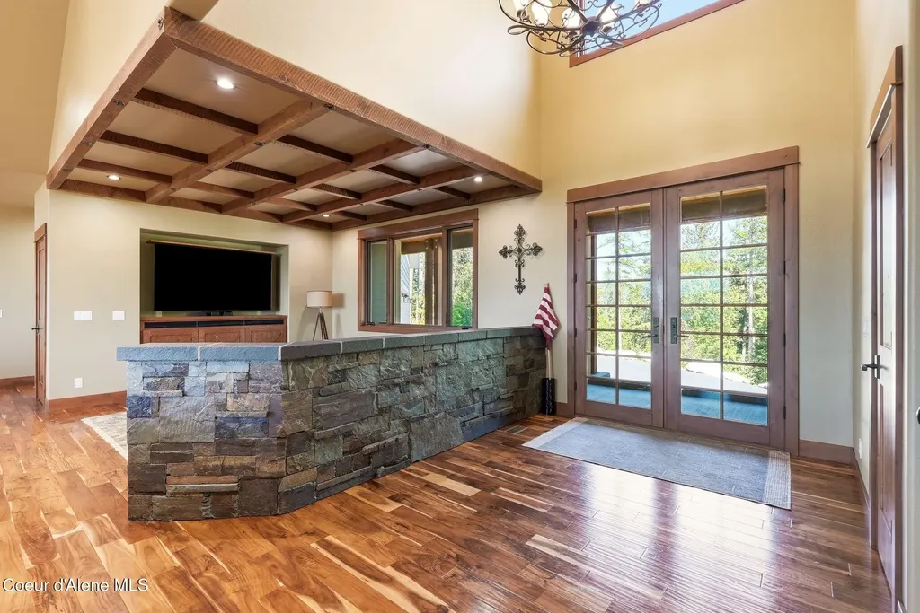 256 Hamilton Hill Drive Sandpoint ID 83864