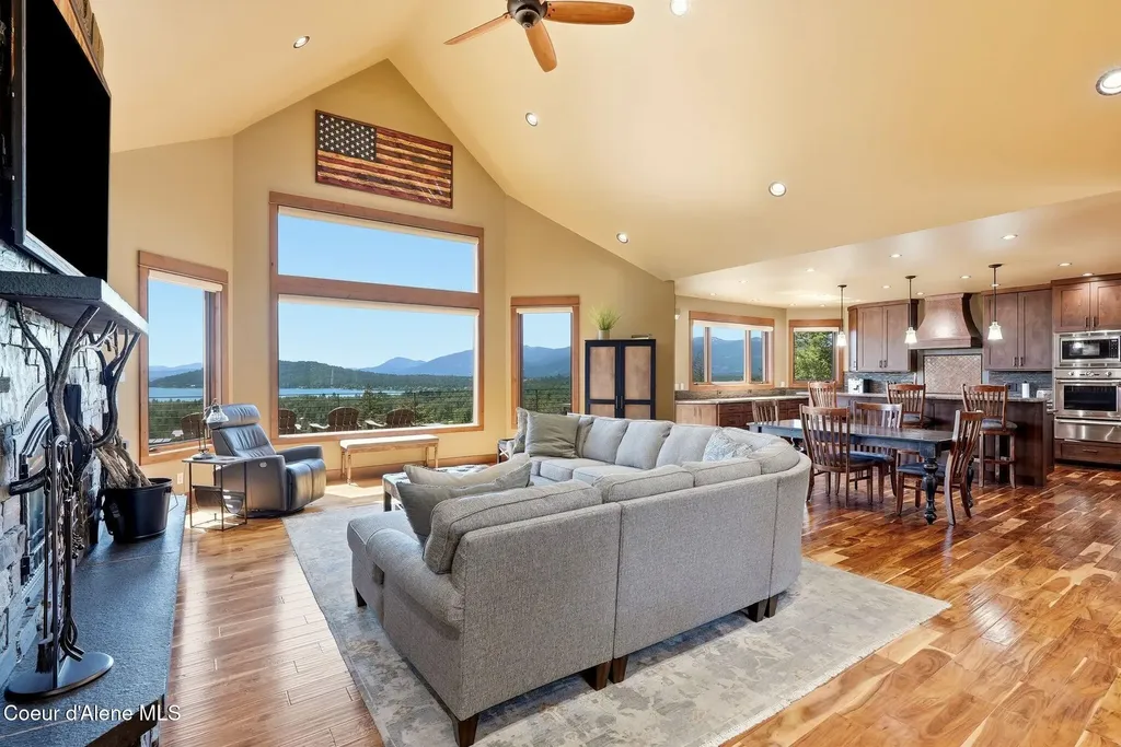 256 Hamilton Hill Drive Sandpoint ID 83864