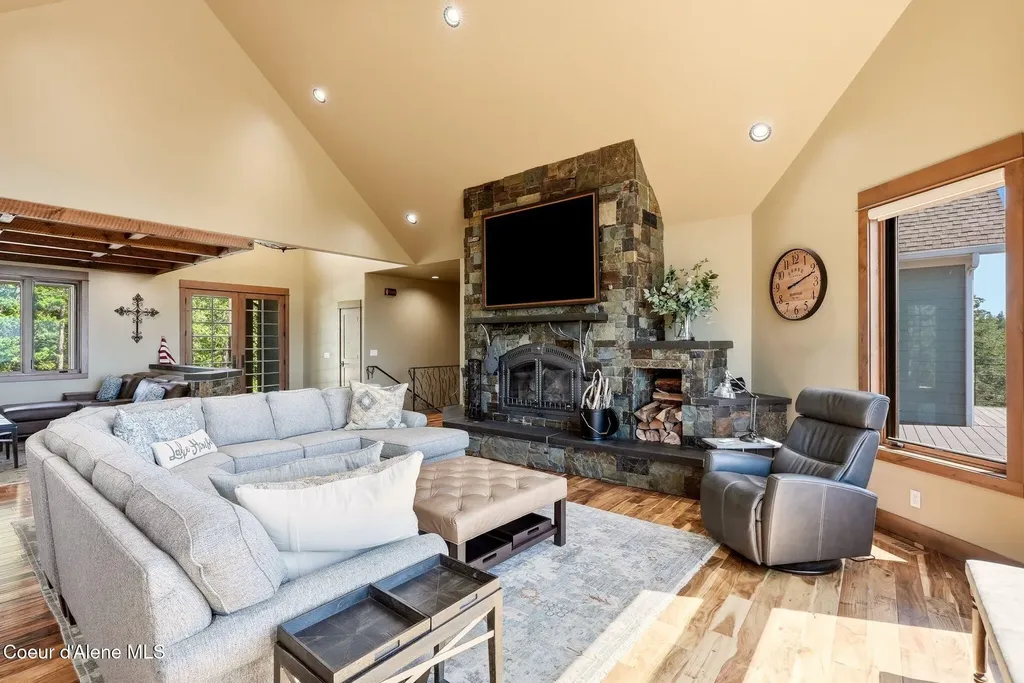 256 Hamilton Hill Drive Sandpoint ID 83864