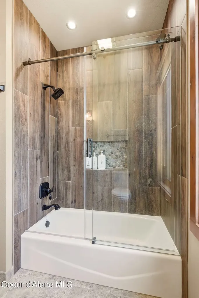 256 Hamilton Hill Drive Sandpoint ID 83864