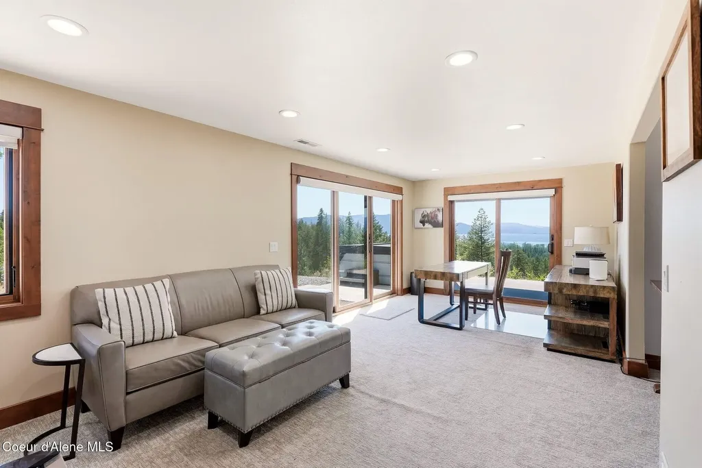 256 Hamilton Hill Drive Sandpoint ID 83864