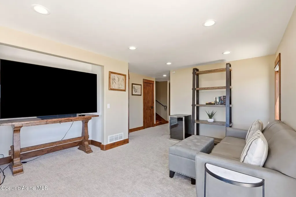 256 Hamilton Hill Drive Sandpoint ID 83864