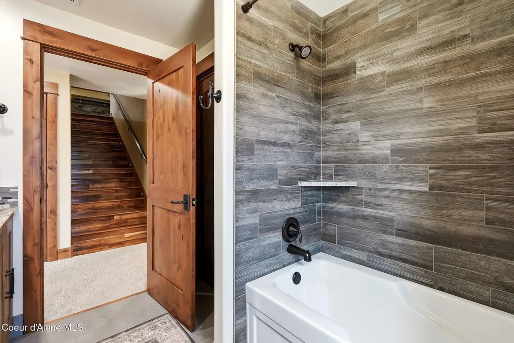 256 Hamilton Hill Drive Sandpoint ID 83864