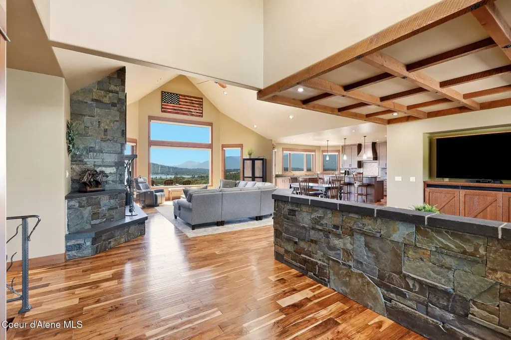 256 Hamilton Hill Drive Sandpoint ID 83864