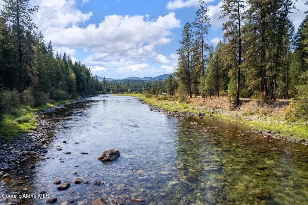 Nna Gunsmoke Lane Priest River ID 83856
