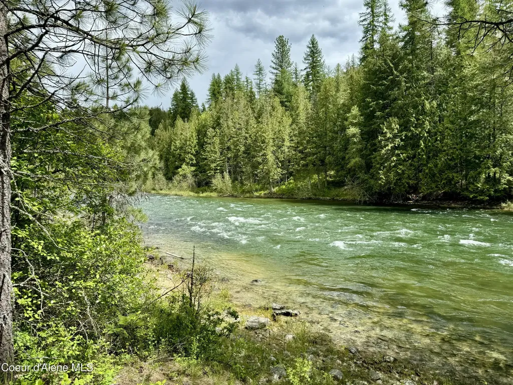 Nna Gunsmoke Lane Priest River ID 83856
